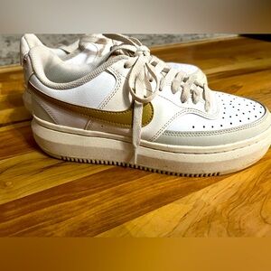 Rare Nike platform sneakers!